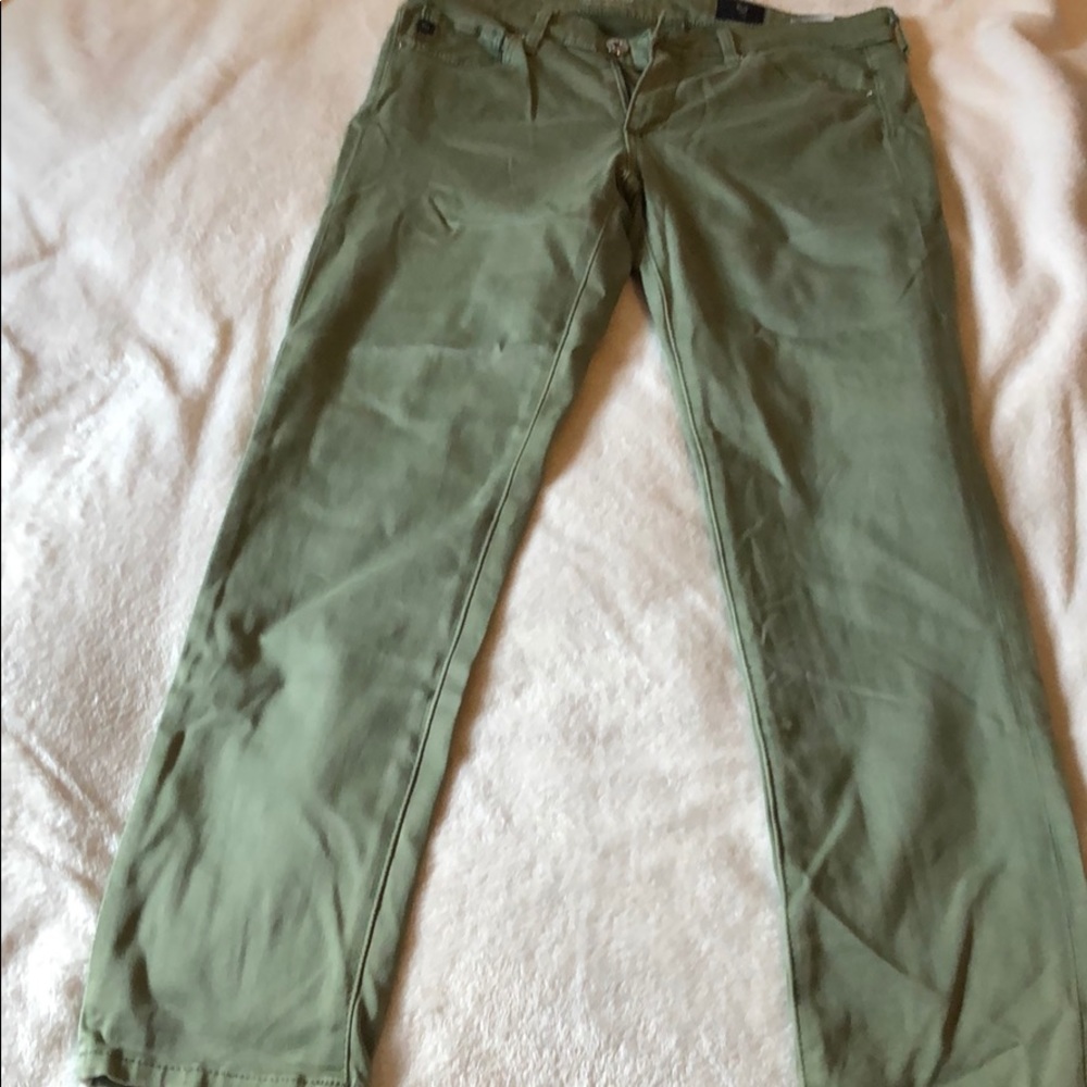 AG Mid rise prima crop size 26 never worn